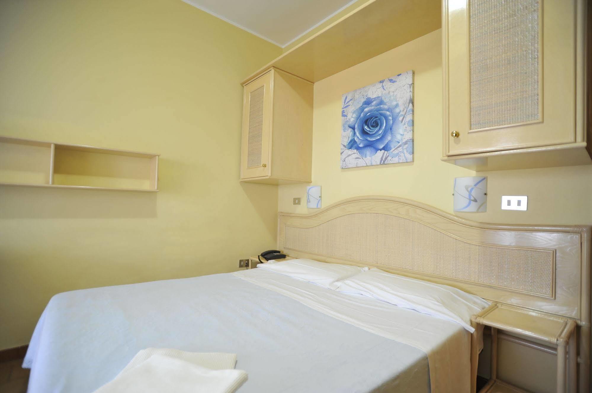 Hotel La Praia Zambrone Ngoại thất bức ảnh